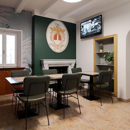 Hotel Ungheria Varese 1946 Экстерьер фото