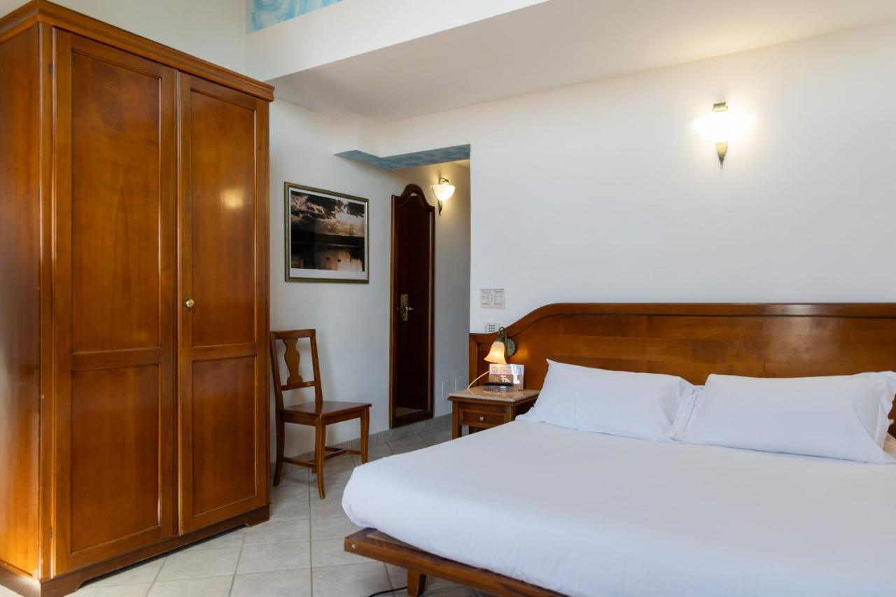 Hotel Ungheria Varese 1946 Экстерьер фото