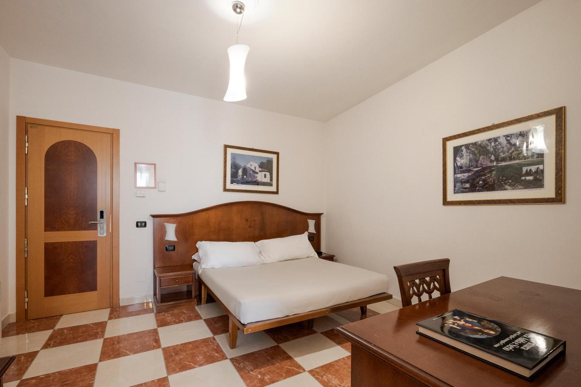 Hotel Ungheria Varese 1946 Экстерьер фото