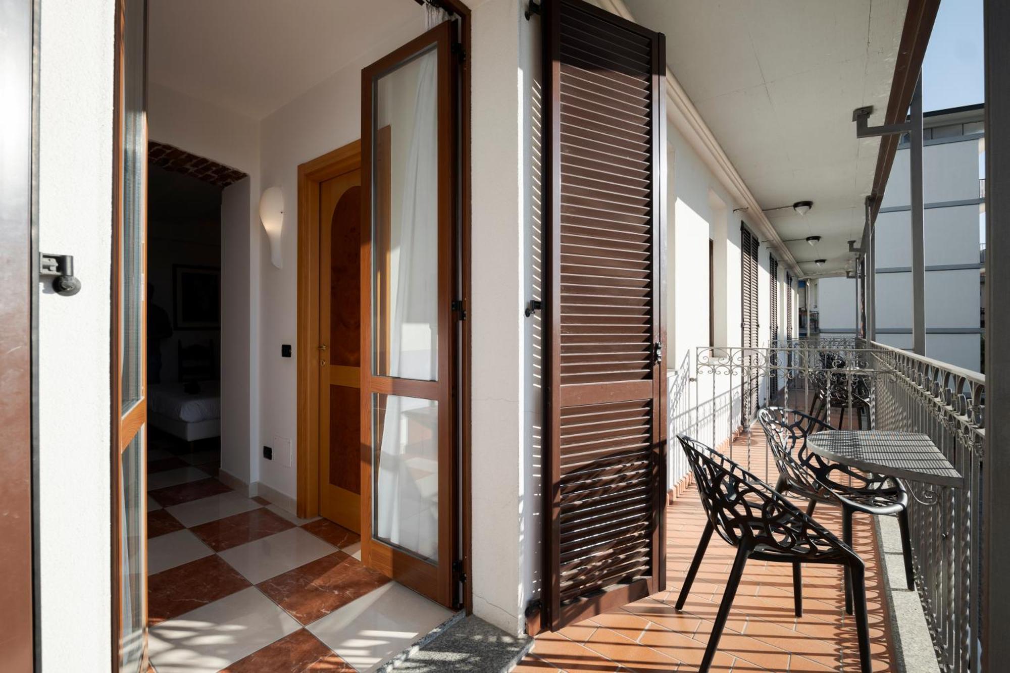 Hotel Ungheria Varese 1946 Экстерьер фото